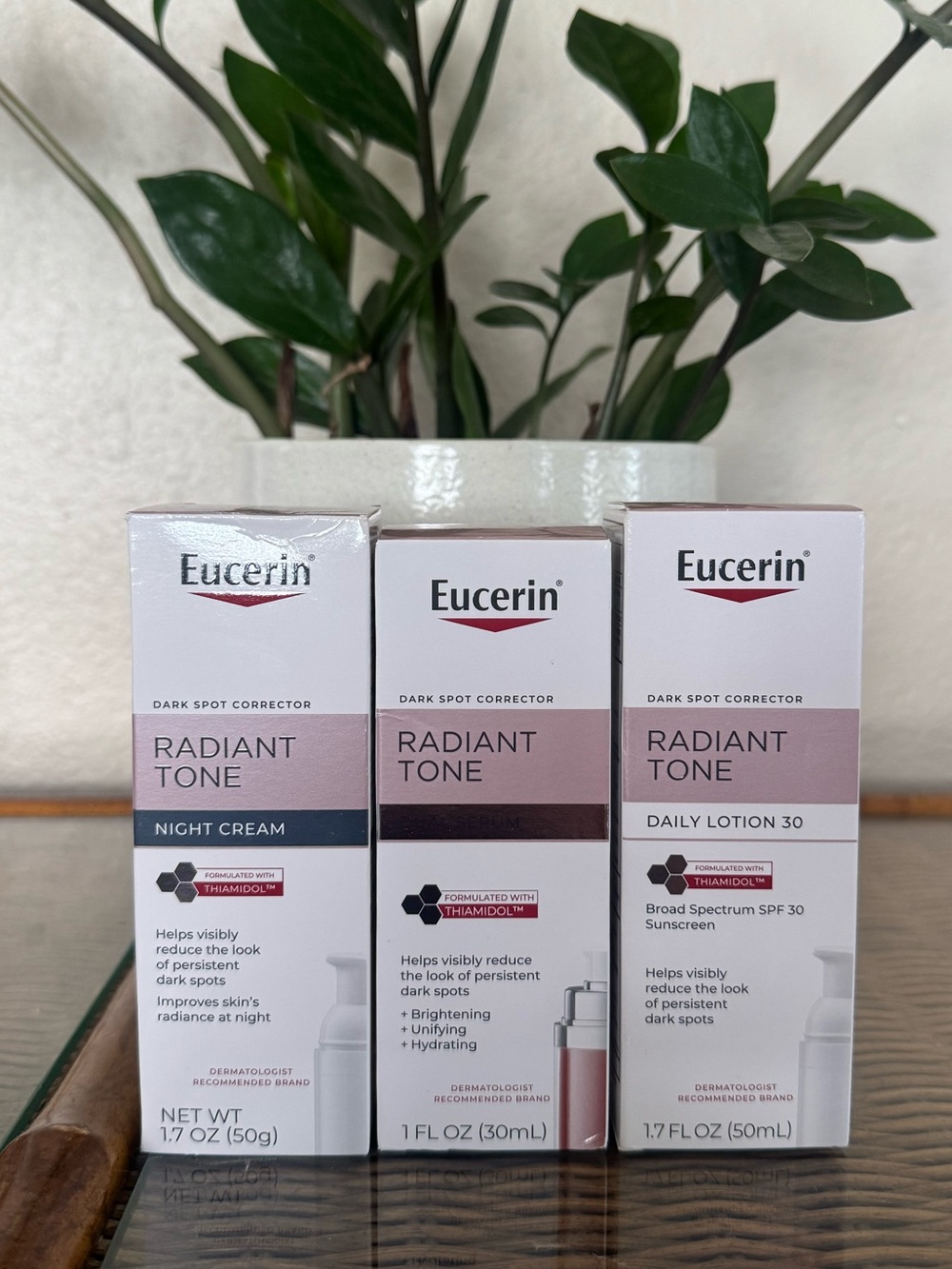 Eucerine radiant tone - dark spot correcting BUNDLE